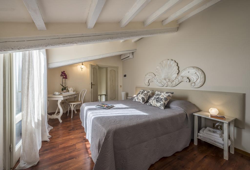 Hotel Il Cavallino Blu Volterra Ngoại thất bức ảnh